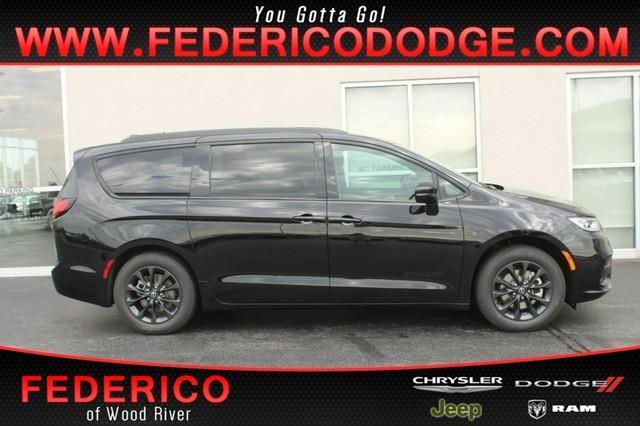 new 2025 Chrysler Pacifica car, priced at $40,677