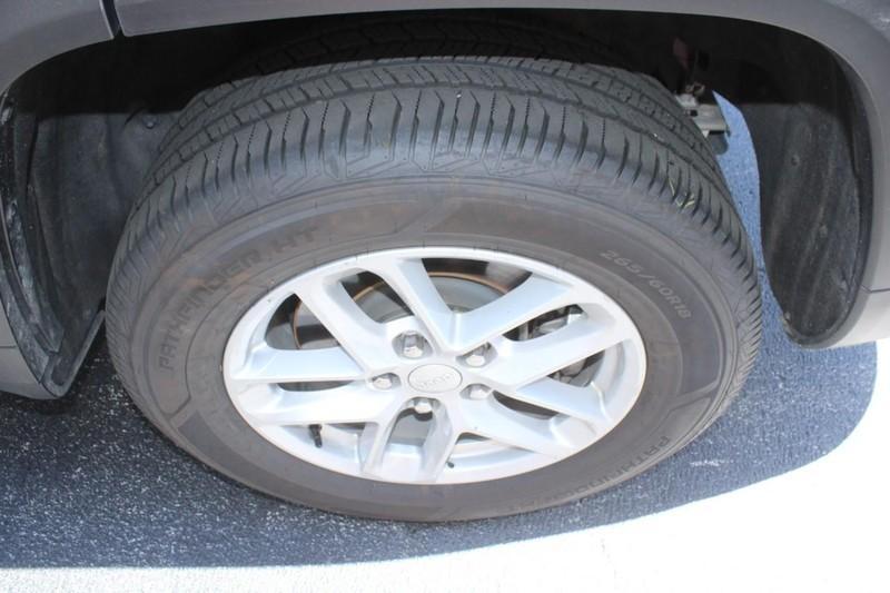 used 2023 Jeep Grand Cherokee L car, priced at $30,900