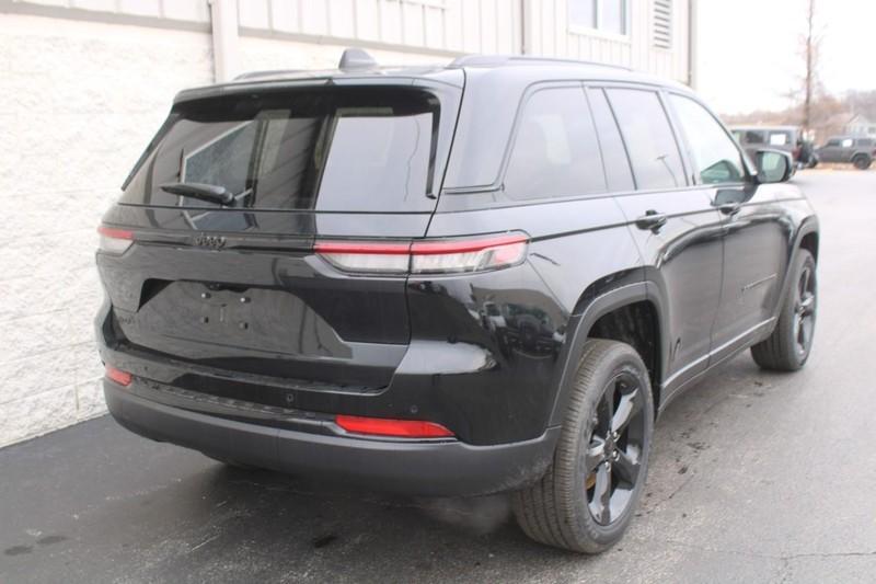 new 2025 Jeep Grand Cherokee car, priced at $44,170