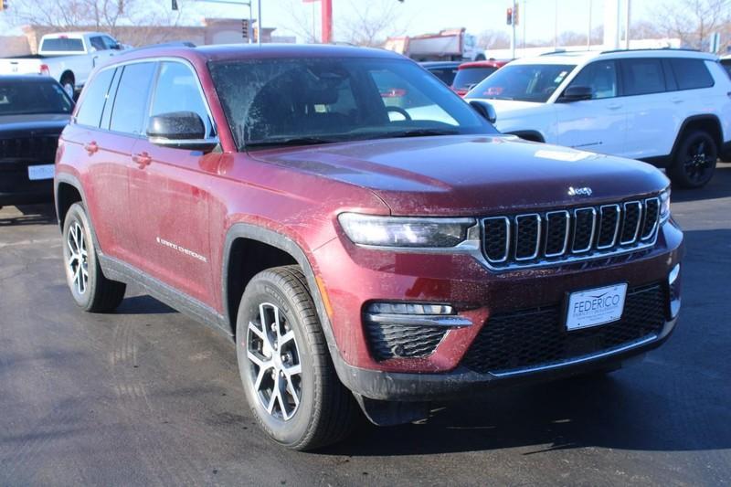 new 2025 Jeep Grand Cherokee car, priced at $47,000