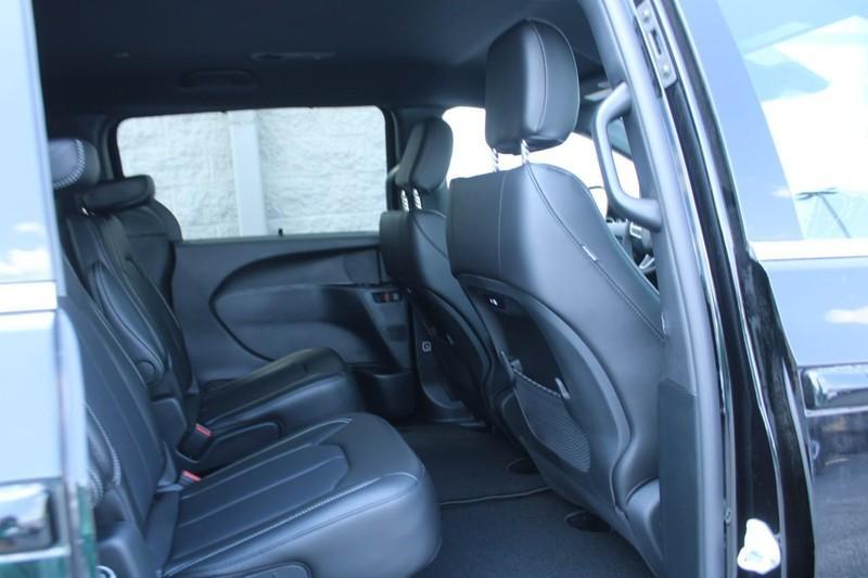 new 2025 Chrysler Pacifica car, priced at $42,532