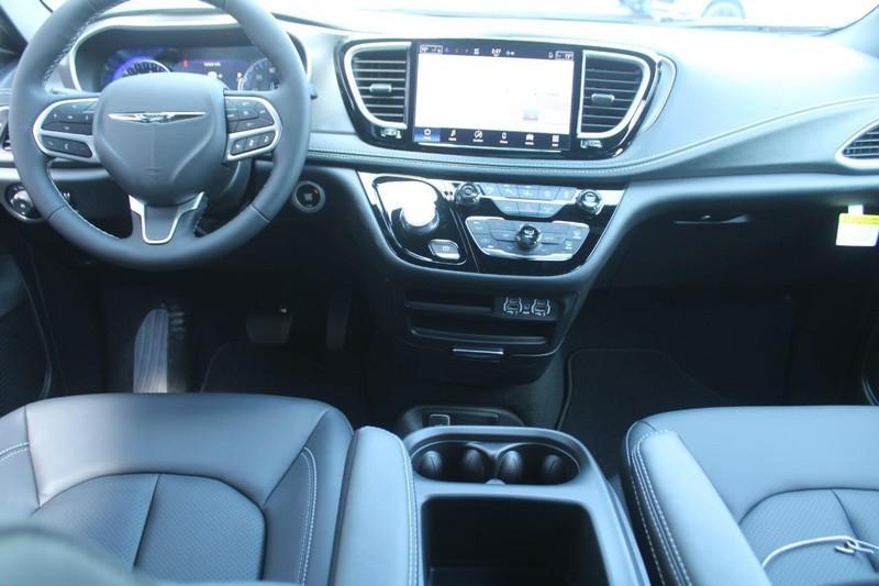 new 2025 Chrysler Pacifica car, priced at $42,532