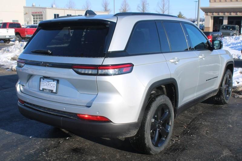 new 2025 Jeep Grand Cherokee car, priced at $44,170