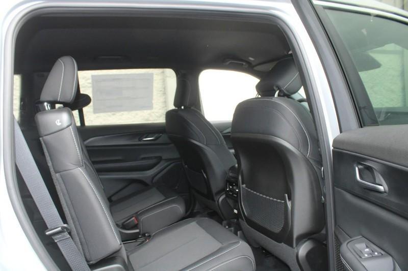 new 2024 Jeep Grand Cherokee L car, priced at $38,995