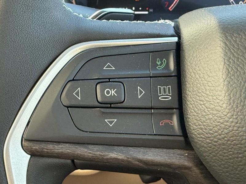 new 2025 Jeep Grand Cherokee car, priced at $44,050