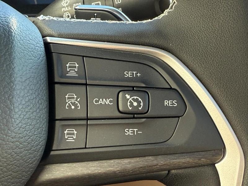 new 2025 Jeep Grand Cherokee car, priced at $44,050