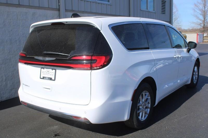 new 2024 Chrysler Pacifica car, priced at $37,740