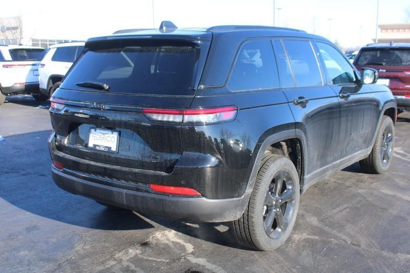 new 2025 Jeep Grand Cherokee car, priced at $44,170