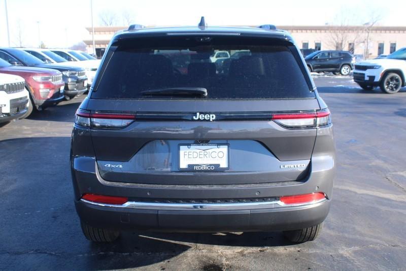 new 2025 Jeep Grand Cherokee car, priced at $47,000