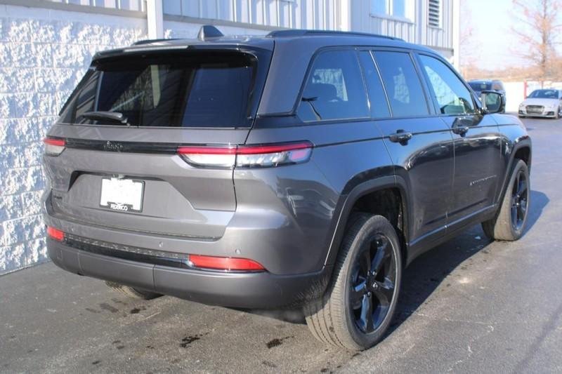 new 2025 Jeep Grand Cherokee car, priced at $44,995