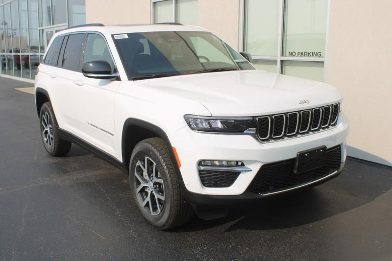 new 2024 Jeep Grand Cherokee car, priced at $45,495