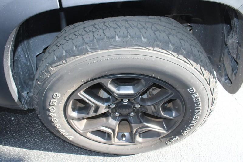 used 2021 Jeep Cherokee car, priced at $27,800