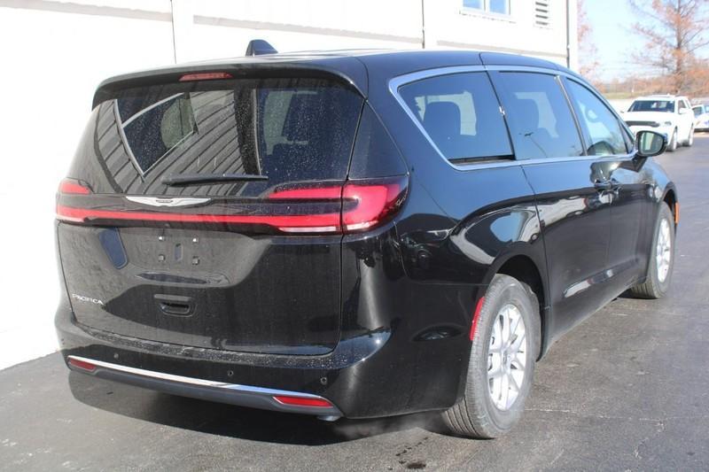 new 2025 Chrysler Pacifica car, priced at $41,595