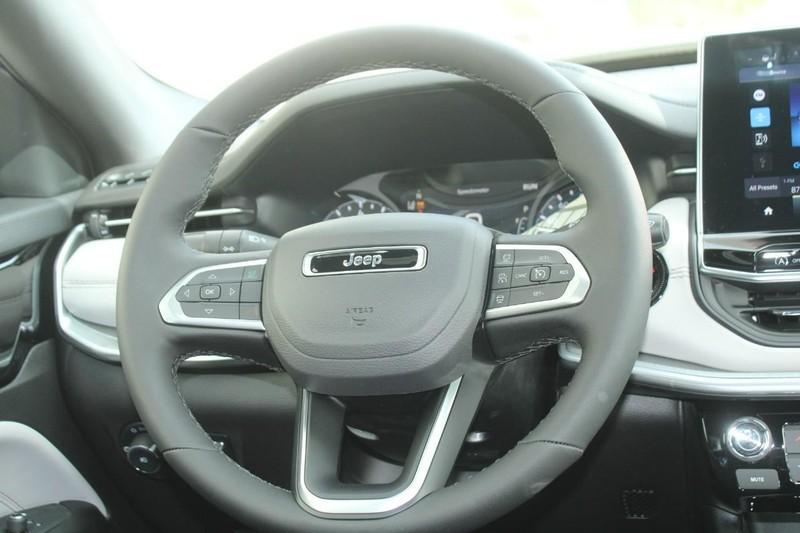 new 2025 Jeep Compass car, priced at $31,995