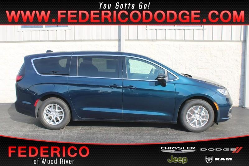 new 2025 Chrysler Pacifica car, priced at $41,247