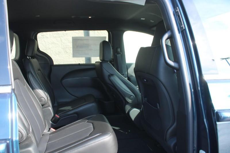 new 2025 Chrysler Pacifica car, priced at $41,247