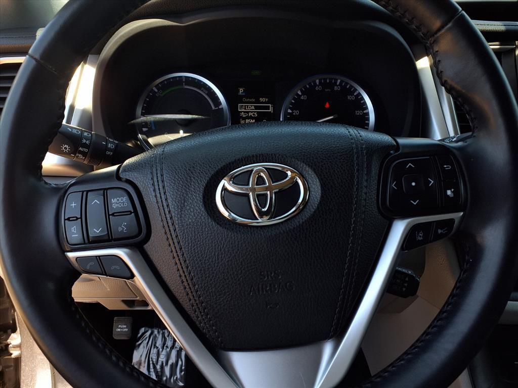 used 2019 Toyota Highlander Hybrid car, priced at $25,994