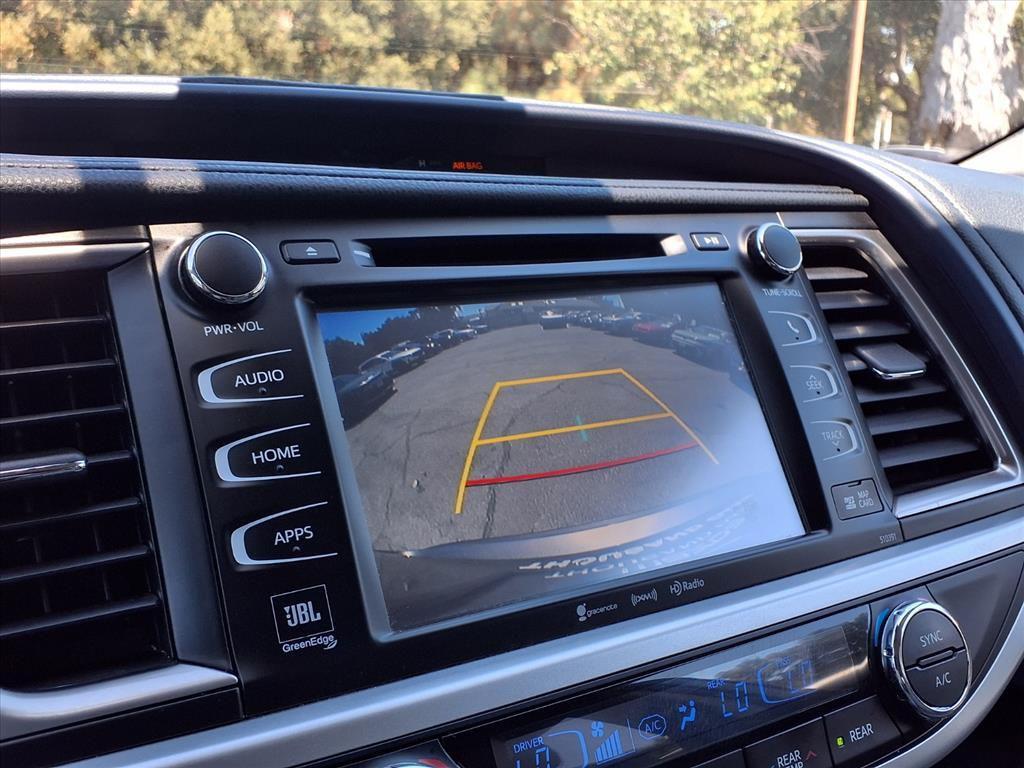 used 2019 Toyota Highlander Hybrid car, priced at $25,994