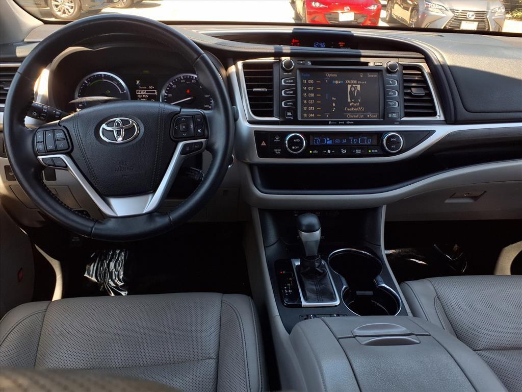 used 2019 Toyota Highlander Hybrid car, priced at $25,994