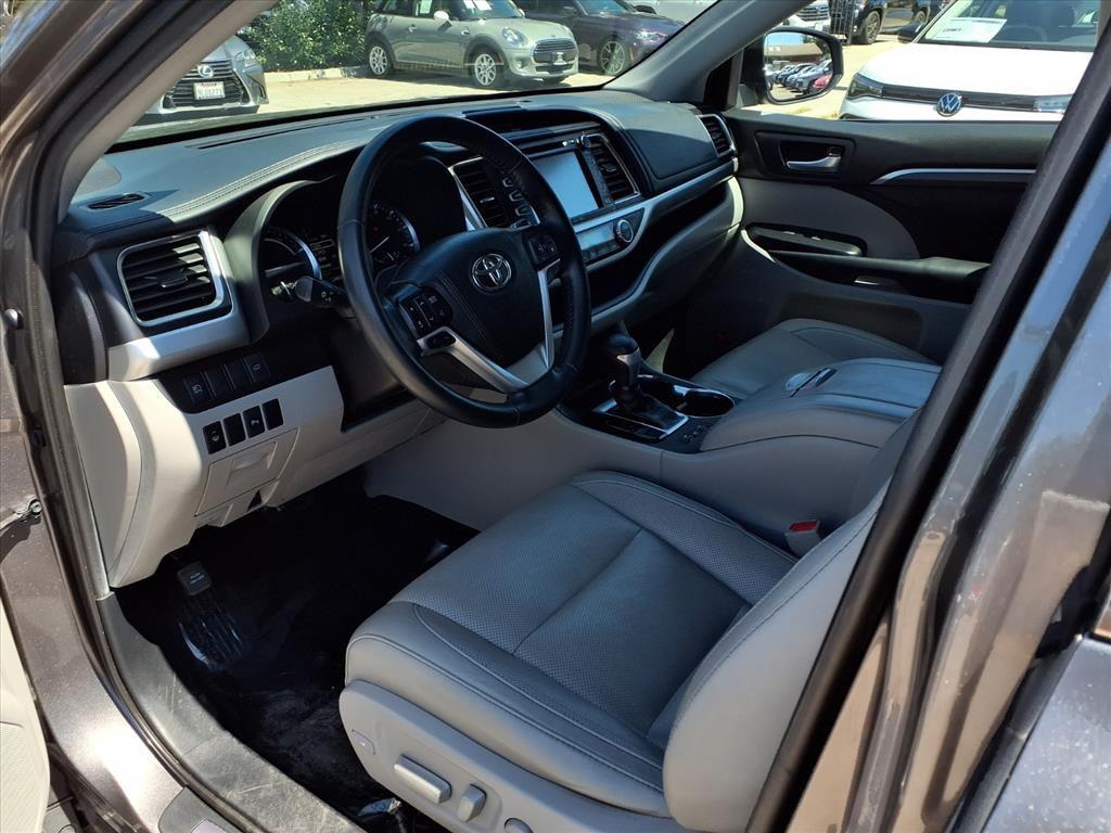 used 2019 Toyota Highlander Hybrid car, priced at $25,994