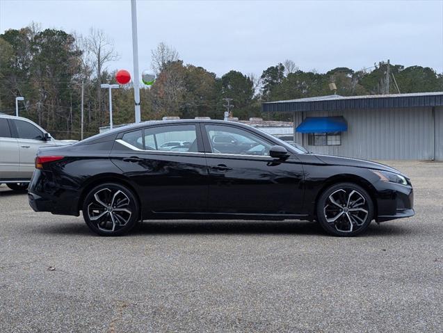 used 2023 Nissan Altima car, priced at $22,900