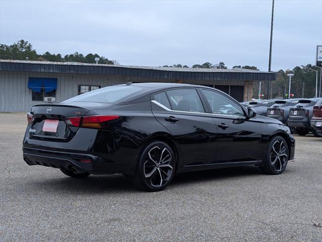 used 2023 Nissan Altima car, priced at $22,900