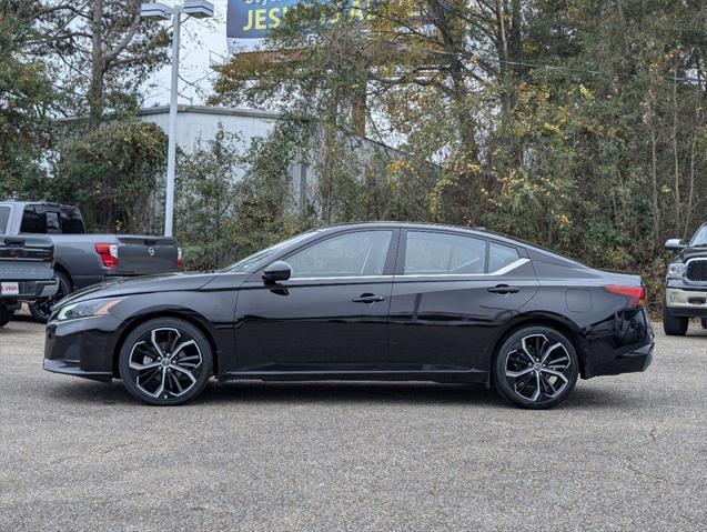 used 2023 Nissan Altima car, priced at $22,900