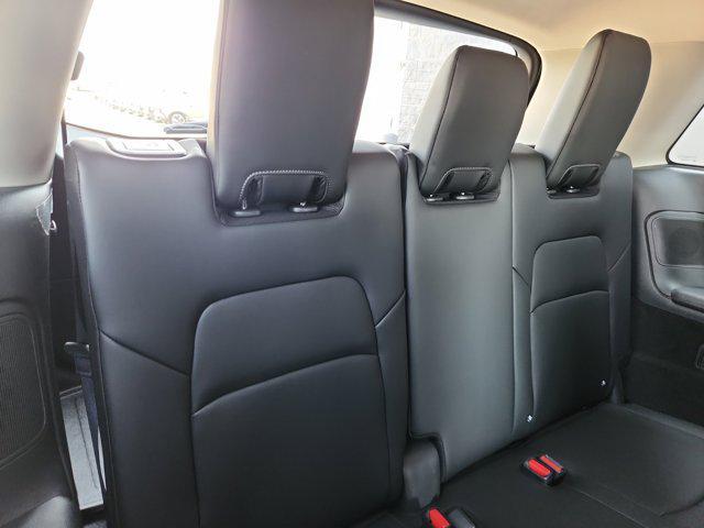 new 2025 Nissan Pathfinder car, priced at $50,286