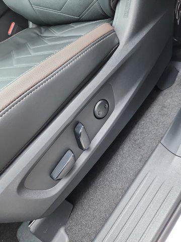 new 2025 Nissan Pathfinder car, priced at $50,286