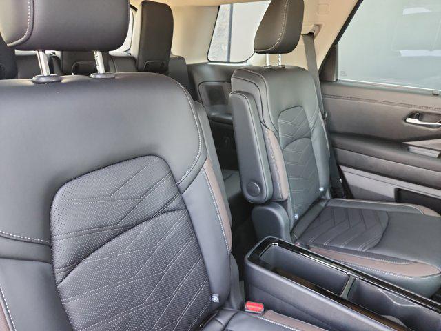 new 2025 Nissan Pathfinder car, priced at $50,286