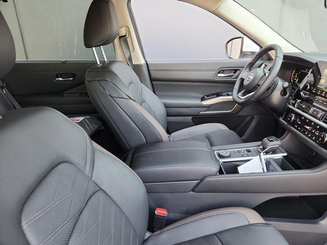 new 2025 Nissan Pathfinder car, priced at $50,286