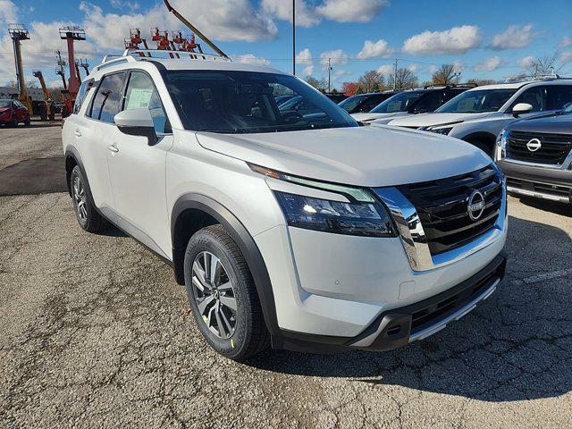 new 2025 Nissan Pathfinder car, priced at $44,673