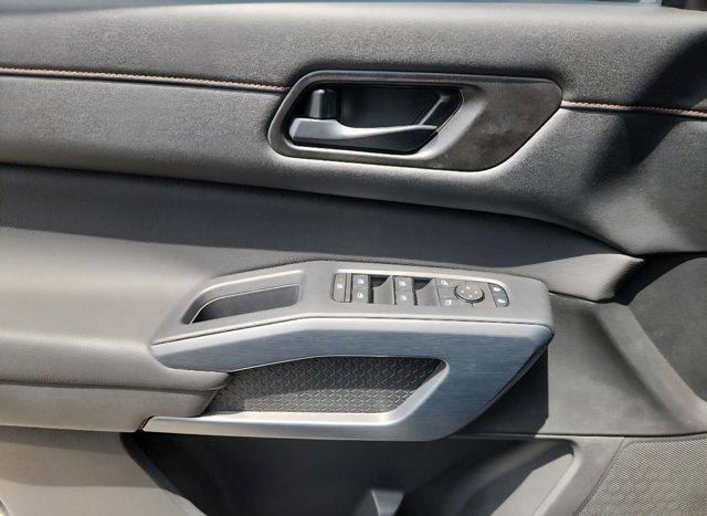 new 2025 Nissan Pathfinder car, priced at $42,663
