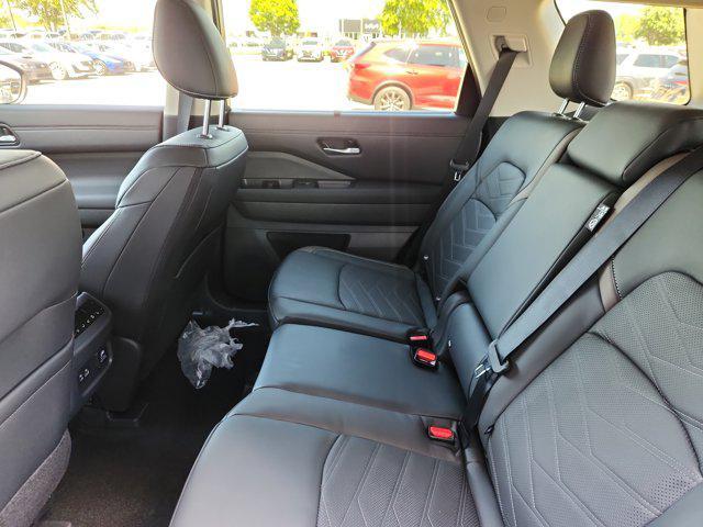 new 2025 Nissan Pathfinder car, priced at $44,423