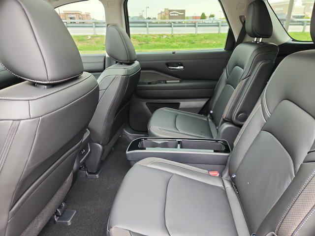 new 2025 Nissan Pathfinder car, priced at $41,708