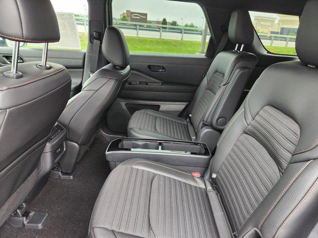 new 2025 Nissan Pathfinder car, priced at $42,261