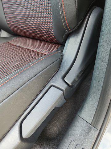 new 2025 Nissan Kicks car, priced at $29,932