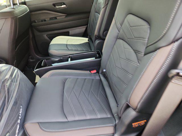 new 2025 Nissan Pathfinder car, priced at $49,886