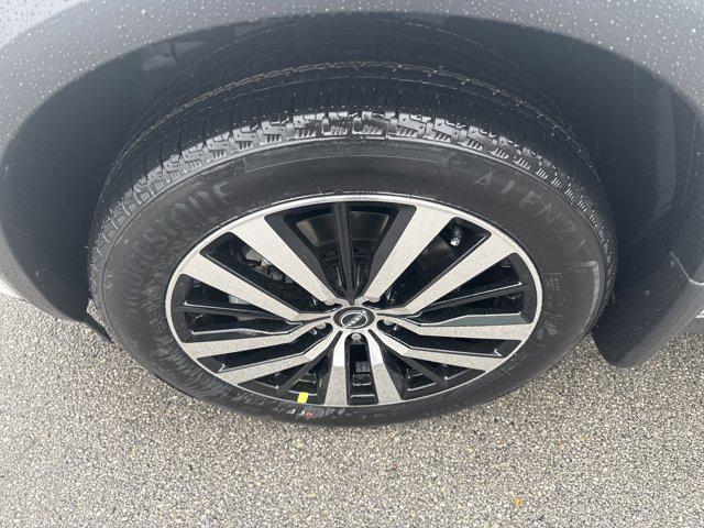 new 2025 Nissan Pathfinder car, priced at $45,560