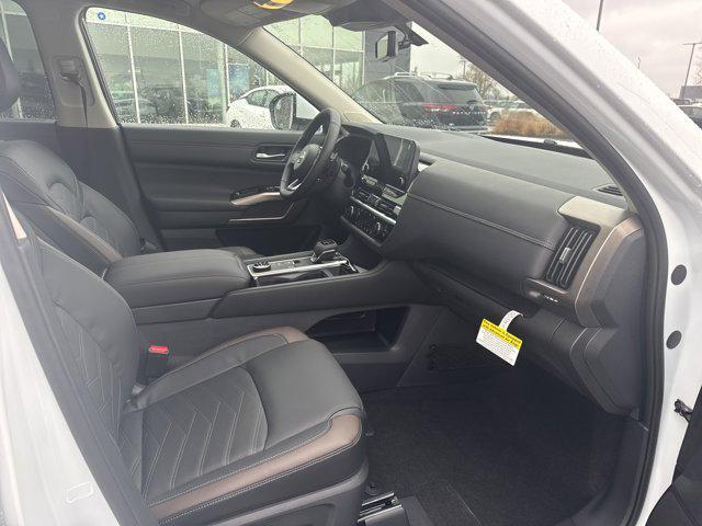 new 2025 Nissan Pathfinder car, priced at $45,560