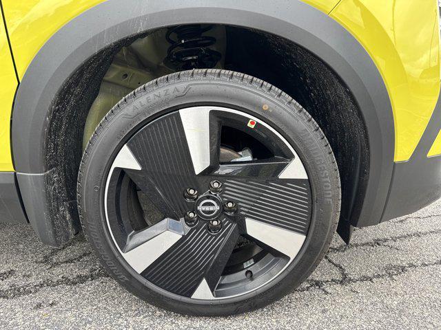 new 2025 Nissan Kicks car, priced at $31,729