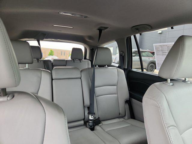 used 2022 Honda Pilot car, priced at $25,698