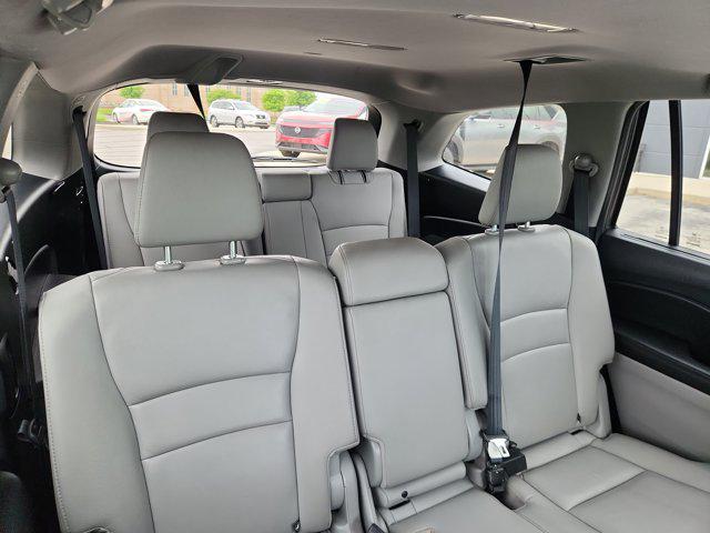 used 2022 Honda Pilot car, priced at $25,698
