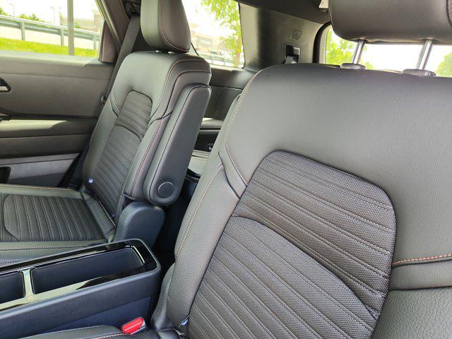 new 2025 Nissan Pathfinder car, priced at $42,761