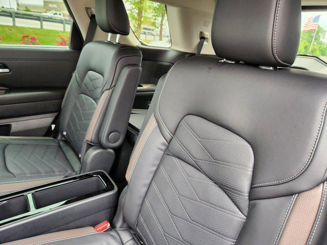 new 2025 Nissan Pathfinder car, priced at $49,168