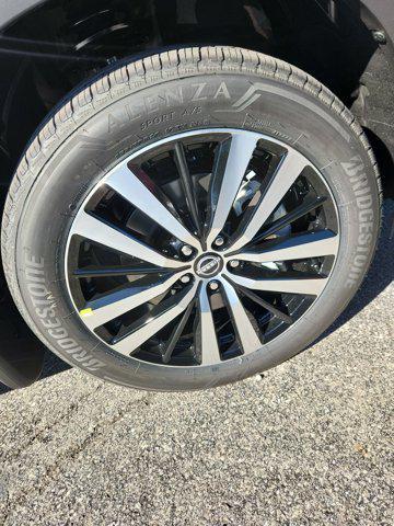 new 2025 Nissan Pathfinder car, priced at $46,541