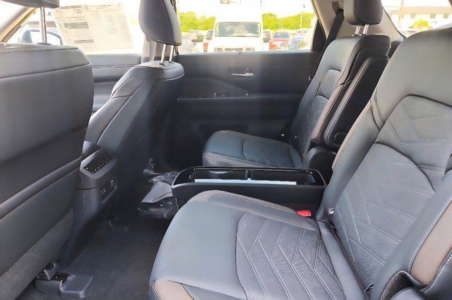 new 2025 Nissan Pathfinder car, priced at $46,541
