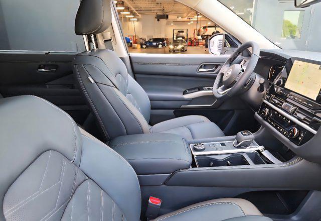 new 2025 Nissan Pathfinder car, priced at $46,541