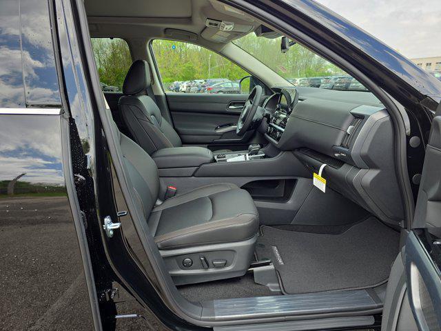 new 2025 Nissan Pathfinder car, priced at $44,931