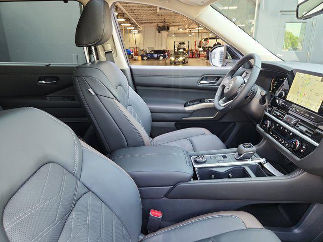 new 2025 Nissan Pathfinder car, priced at $49,886